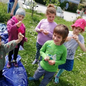 64b2b2c2-9de6-42a3-b919-9b06e299cf20