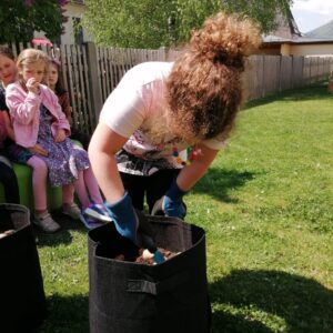 e43a0d64-0366-45b3-87c1-7b8f4433dd85