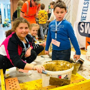 781b1c7a-4d52-463b-962b-738cad351c99