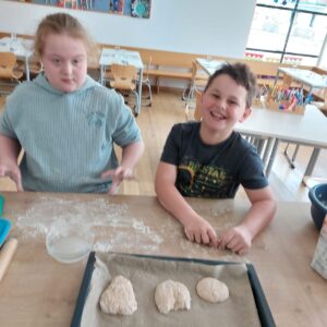 34abc78d-e5a4-43d8-a60a-6aa3abc0d9ed