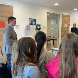 985bfa5f-d2f2-422c-b4cf-68b730f8df4e