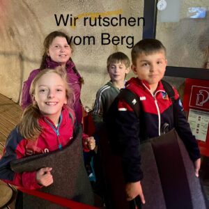 d12e9f12-7a27-4321-b3e2-042499e9ae1c